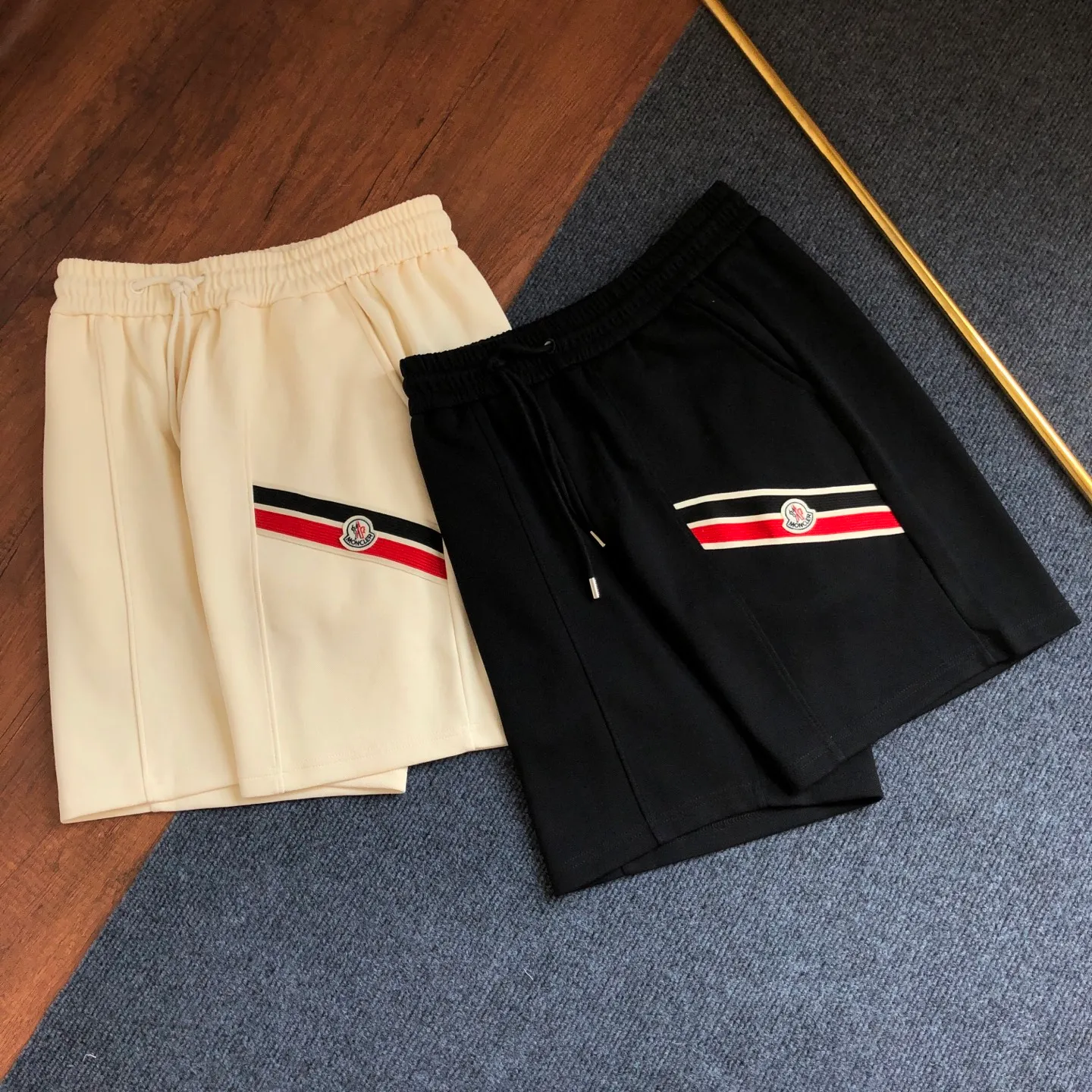 Moncler/ 2026ss New Arrival LOGO ⚠ ⚠ ⚠ Quality Same Style （ Same Style- ）400 Quality Classic ， Versatile Quality ：Black Size ：S ～2XL S： 74 114 51 M： 78 118 52 L： 82 122 53 XL： 86 126 54 XXL： 90 130 55